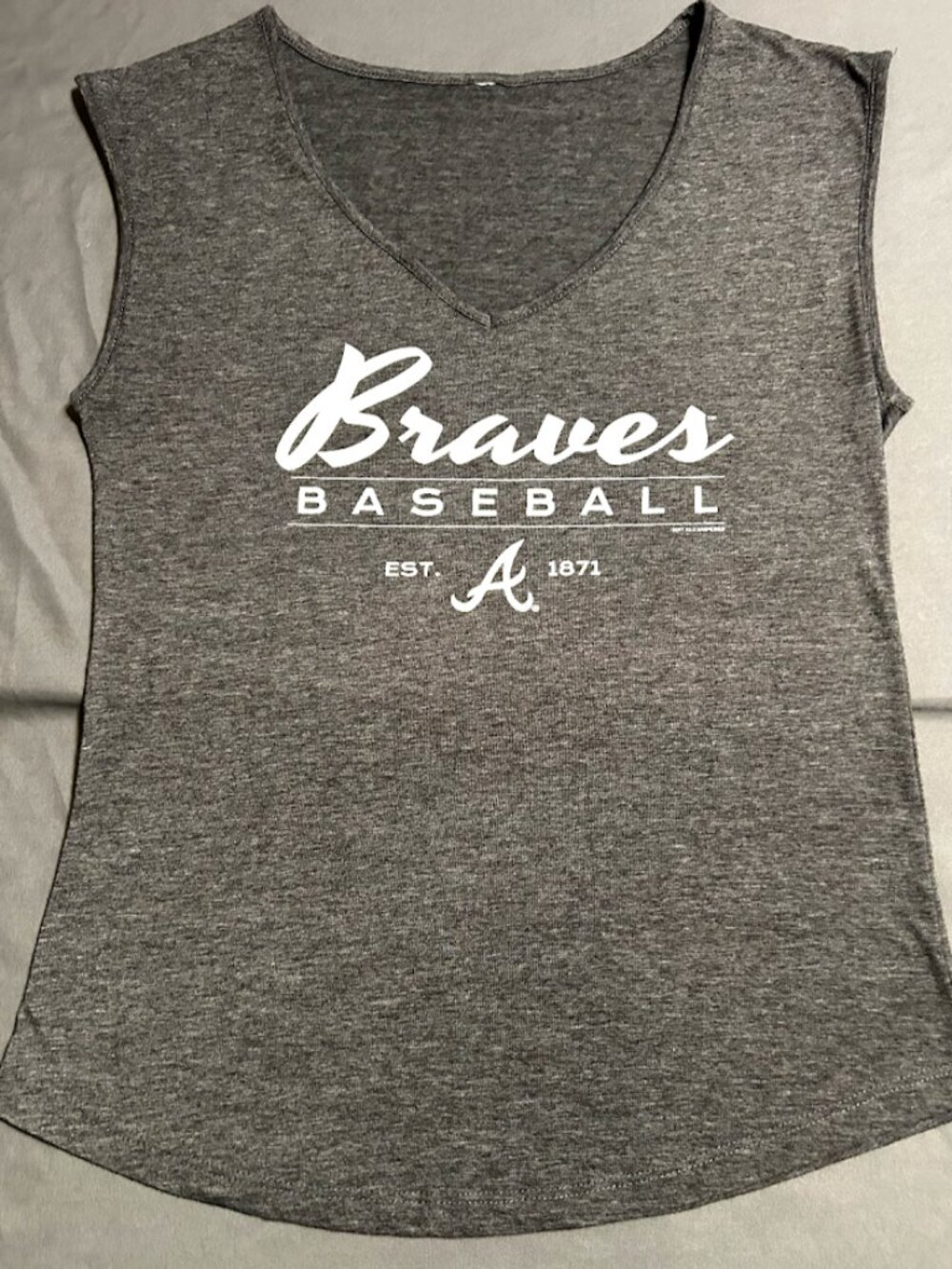 Soft as a Grape Atlanta Braves Womens Heather Gray V-Neck Muscle Tank Top Small